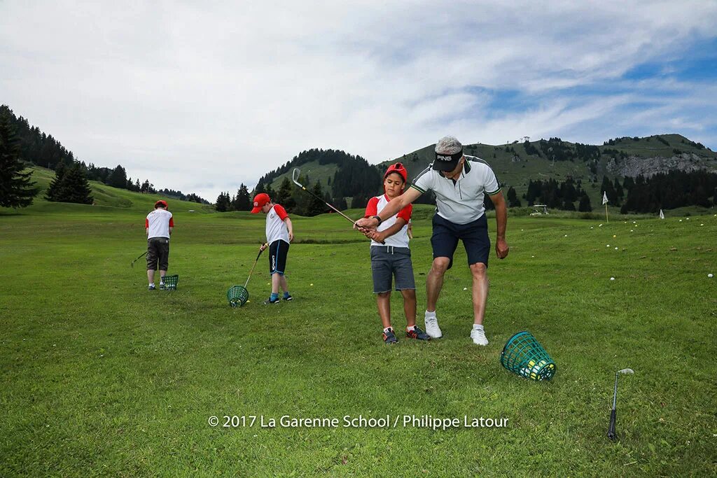 Швейцарии в la Garenne International School. La Garenne International School logo. La Garenne Summer Camp. La Garenne International Bilingual School Summe logo. La camp