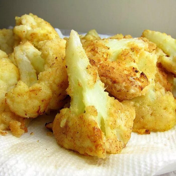 Жареная цветная капуста на сковороде. Как вкусно приготовить замороженную цветную. Брокколи и цветная капуста в кляре. Цветная капуста с сыром. Как вкусно приготовить замороженную цветную.