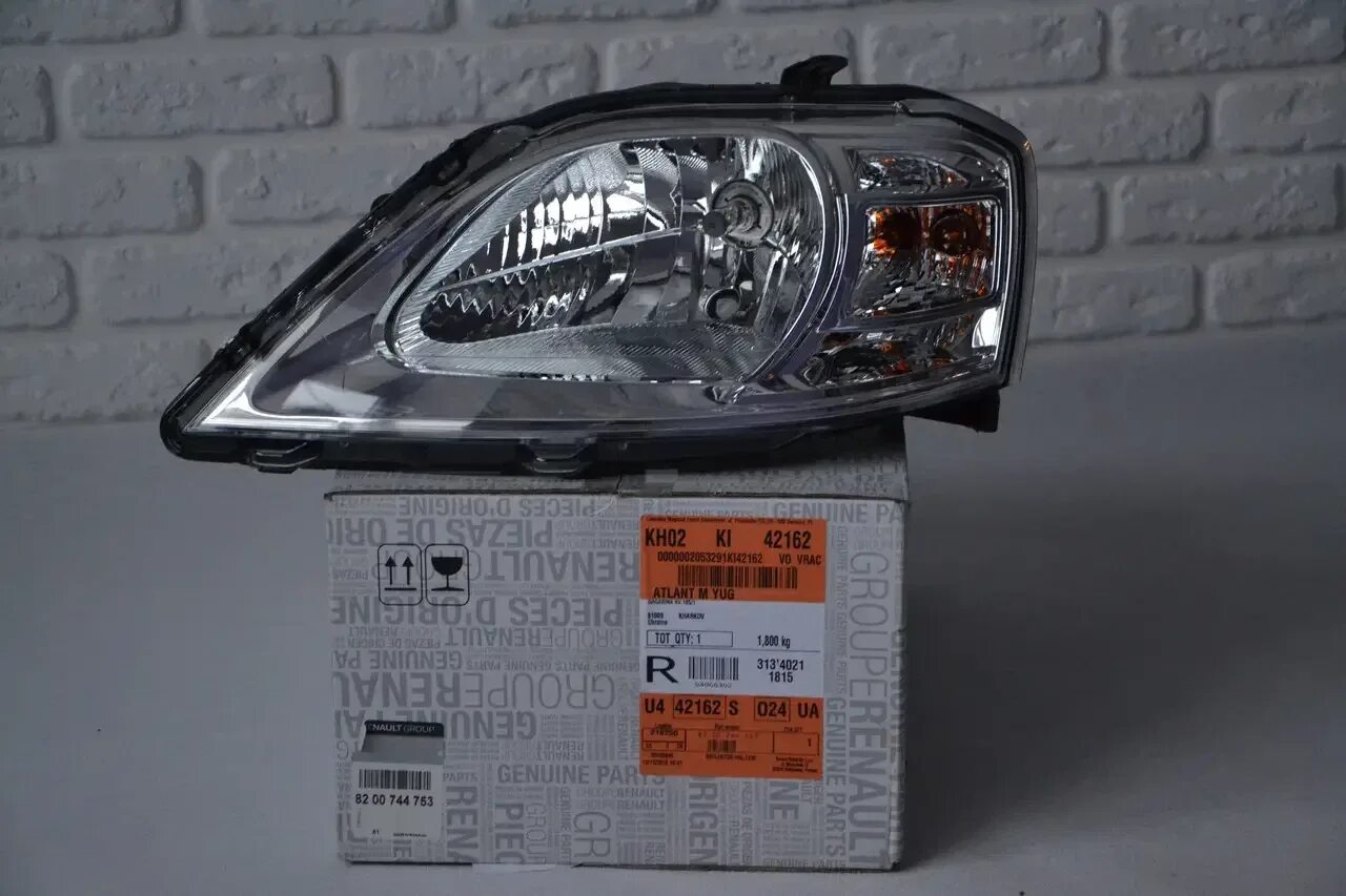 Блок-фара lada largus левая автодеталь (8200744754). Оригинальная фара ларгус. Оригинальная фара ларгус. Фара ларгус 8200744753. Оригинальная фара ларгус.