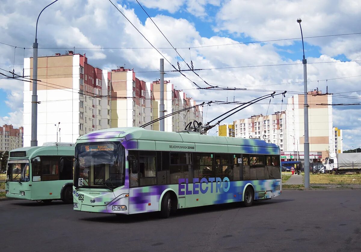 Транспорт города гомеля. Автобус троллейбус. Транспорт города гомеля. Гомель облпассажиртранс. Транспорт города гомеля.