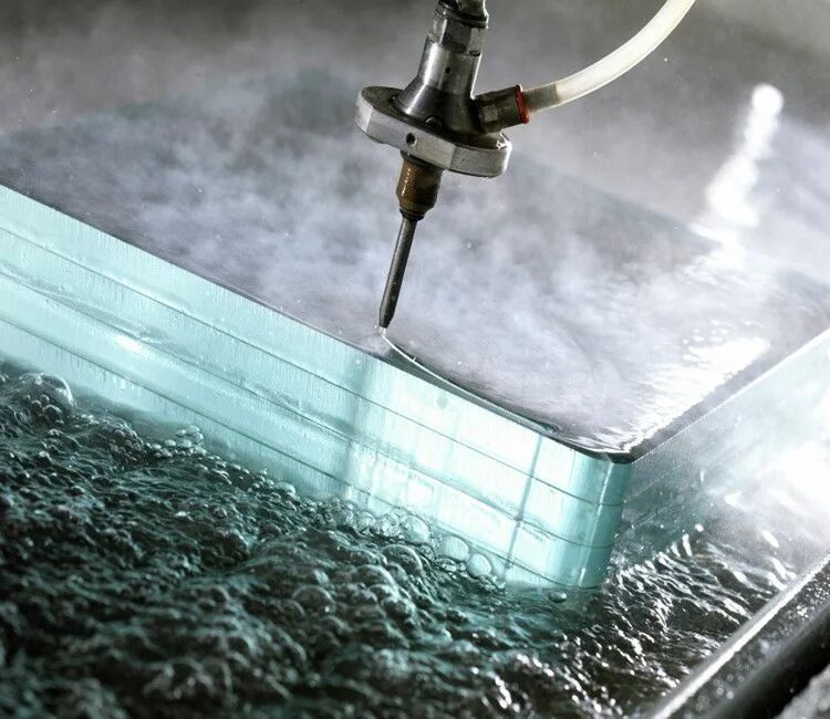 Техники обработки стекла. Резка стекла. Гидрорезка стекла.