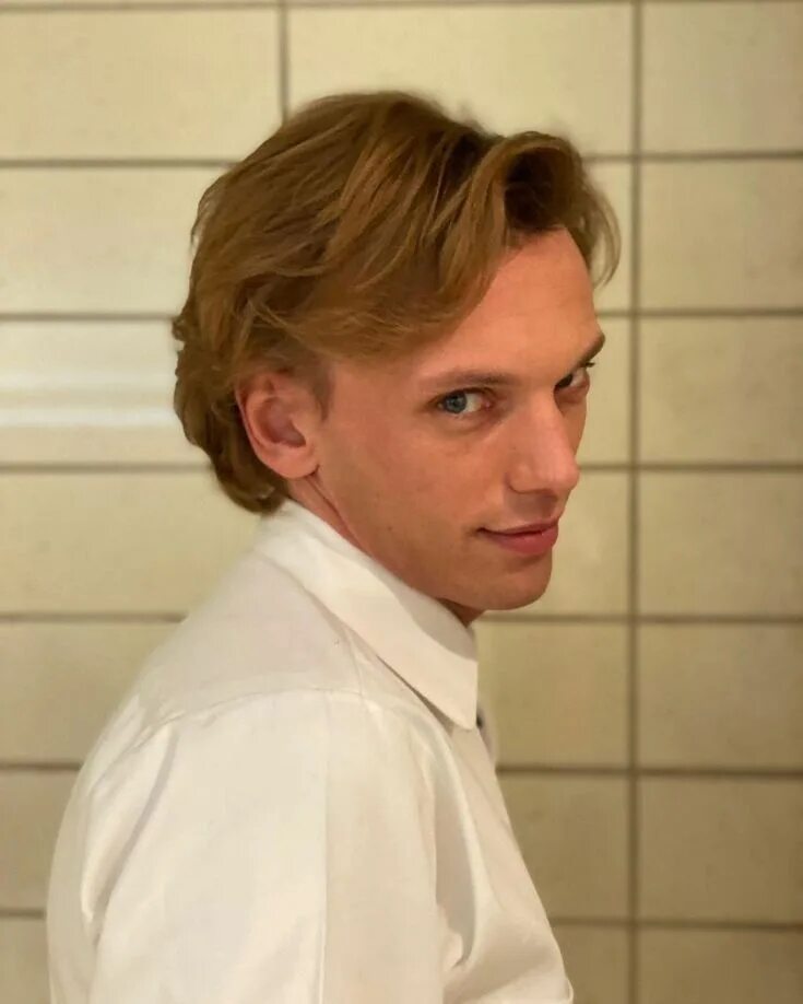 Джейми кэмпбелл бауэр векна. Джейми кэмпбелл бауэр странные дела. Джейми кэмпбелл очень странные дела. Джейми кэмпбелл бауэр очень странные дела. Джейми кэмпбелл бауэр очень странные дела.