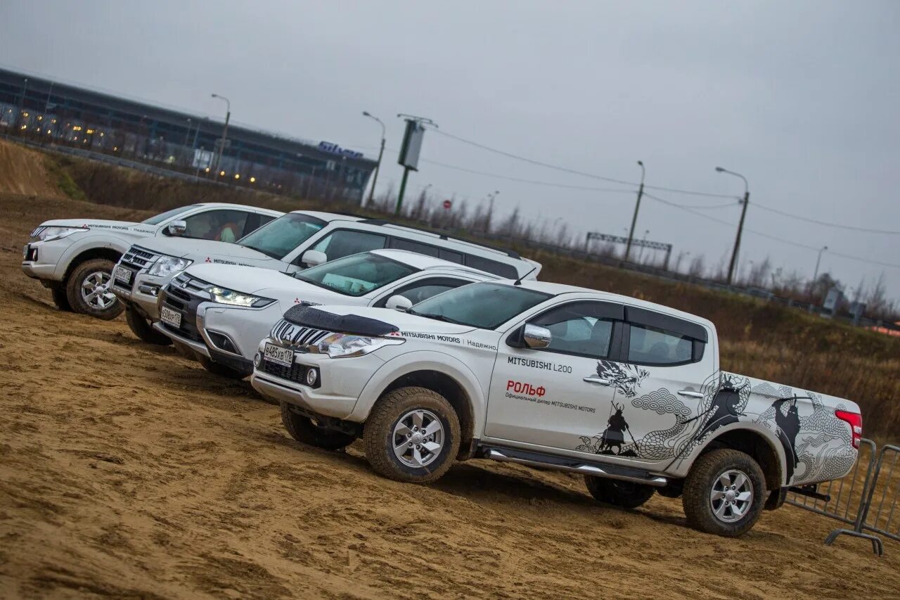 Л200 5 поколения. Mitsubishi l200 Эволюция. Тест драйв Митсубиши l200. Тест драйв l200 II. L200 Evolution.