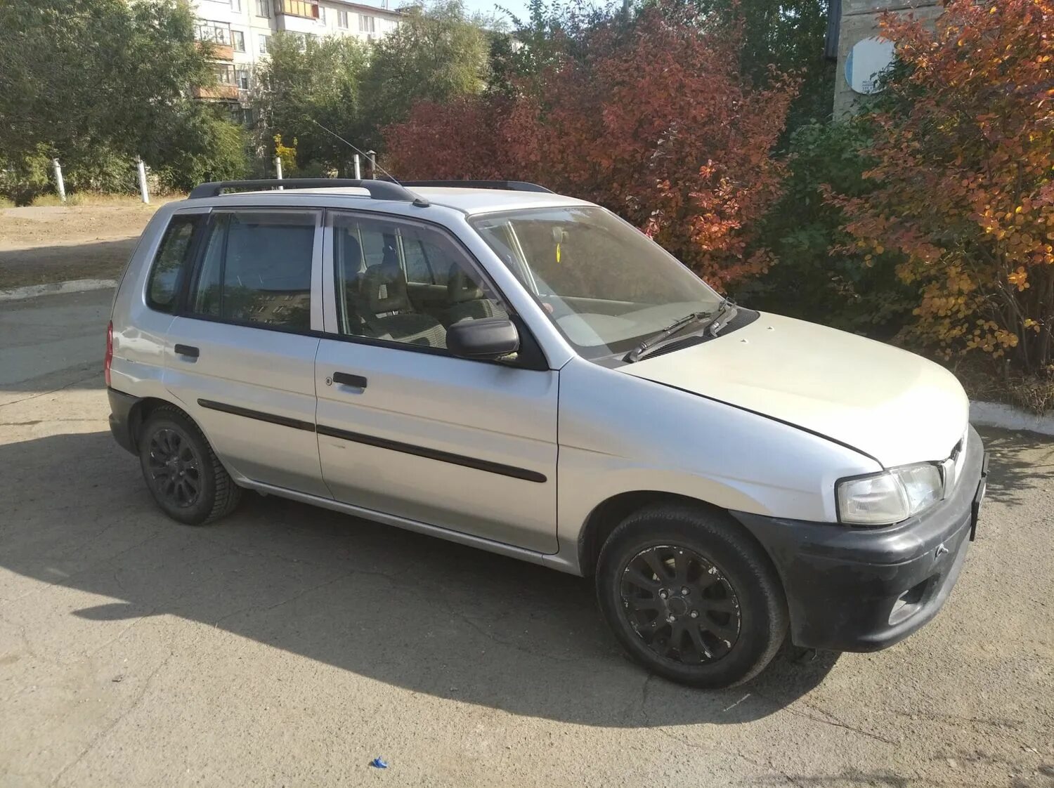 Мазда демио 1998г. Кондецанор мазда демио 1998. Mazda demio 1998 моторный отсек. Демио мазда зеленая 1998. Mazda demio 98 год.