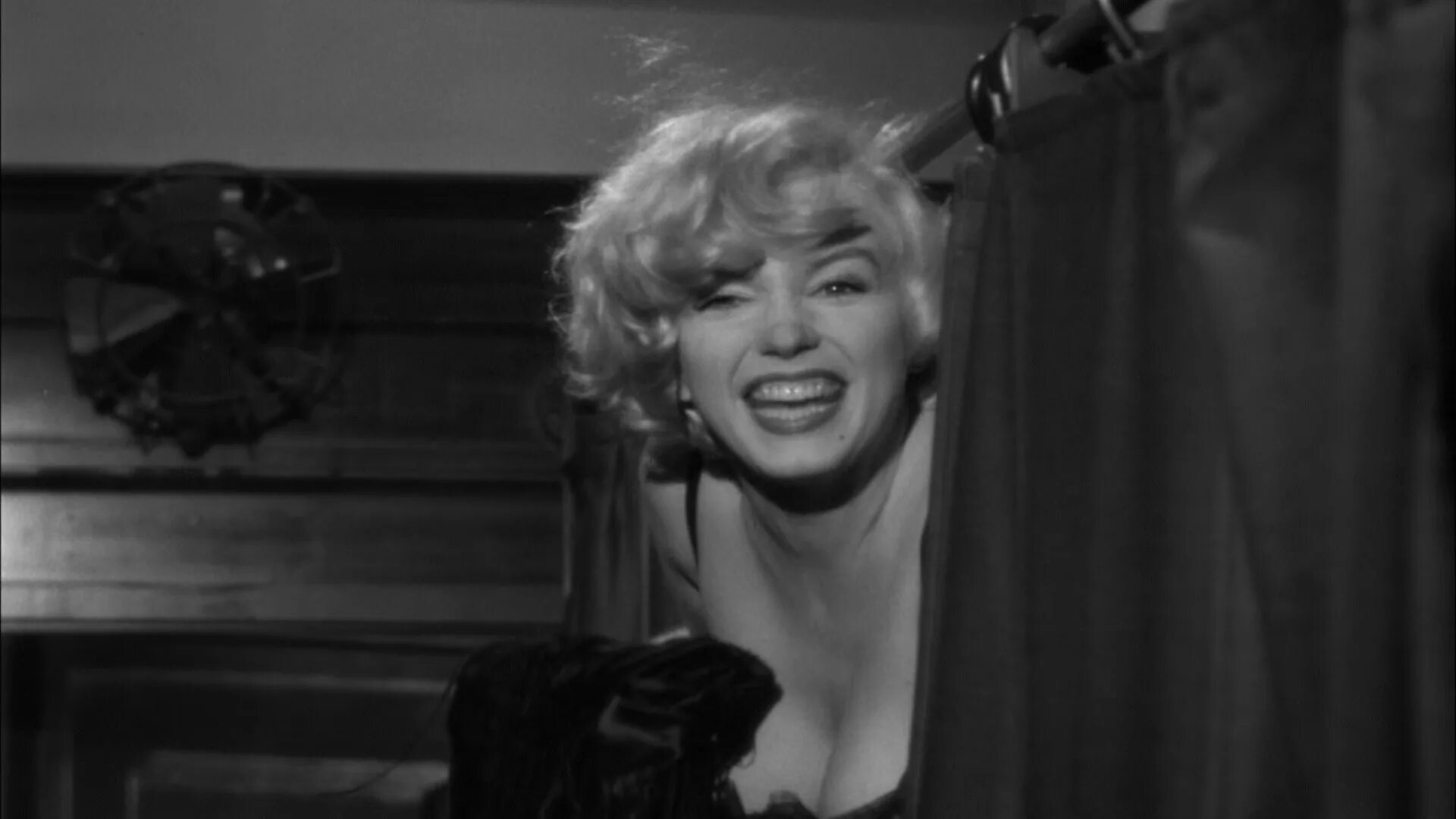 Feel some like. В джазе только девушки фильм 1959. В джазе только девушки фильм 1959 Монро. Джазе только девушки 1958 Мэрилин Монро. Мэрилин Монро в джазе только девушки.