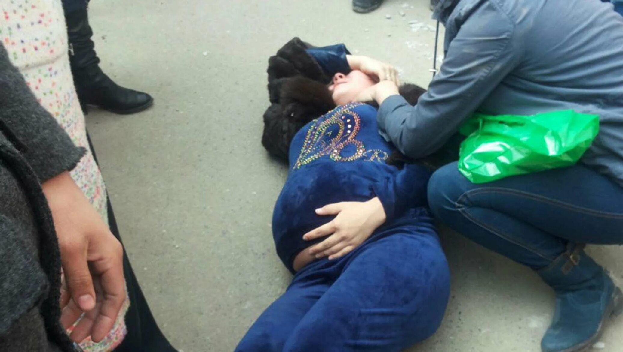 Ударила беременную