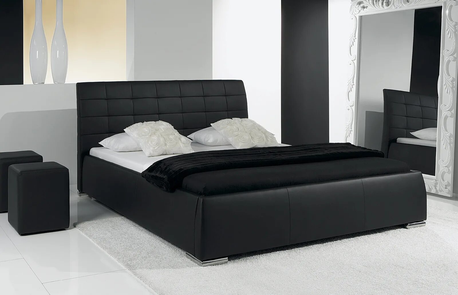 Кровати темного цвета. Кровать хофф черная. Кровать двуспальная черная. Двуспальная кровать черного цвета. Кровать черно белая двуспальная.