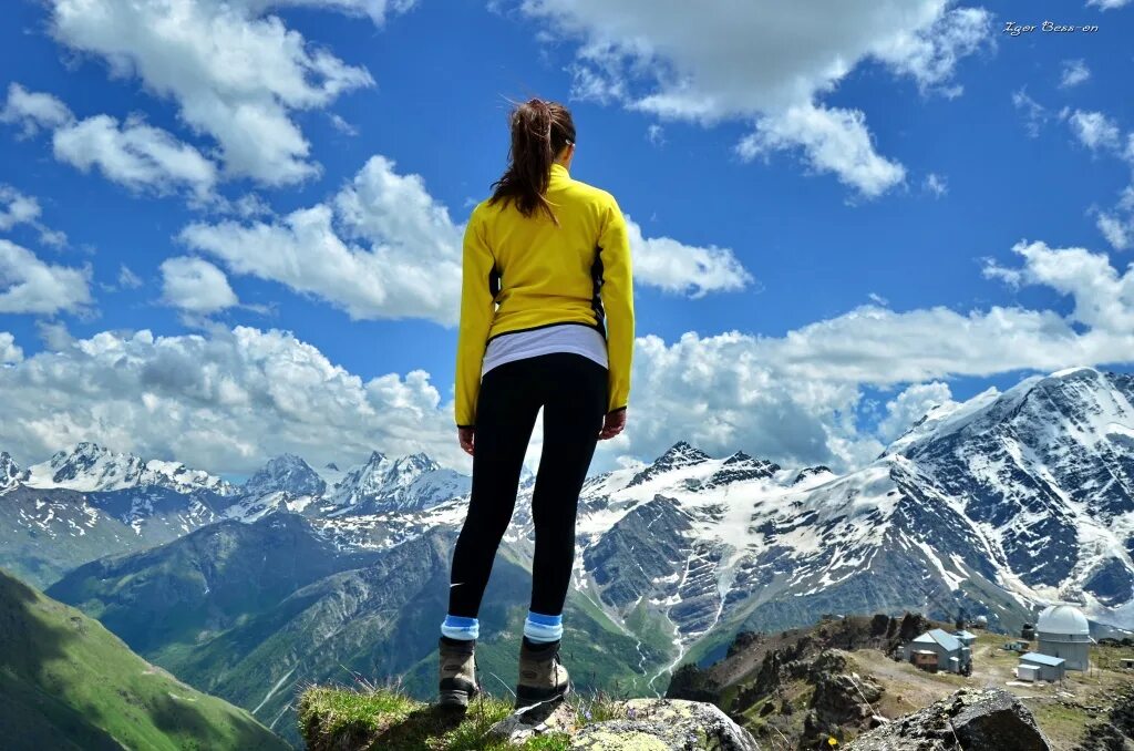 Горы зовут тех,чья душа тм по росту. Гори зовут. Гори зовут. Горы зовут тех чья. Гори зовут.