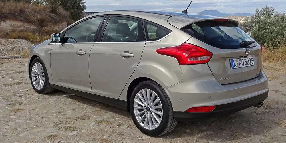 Форд фокус 3 хэтчбек. Ford focus 3 2012. Форд фокус 3 хэтчбек занижение. Форд фокус 3 самара. Ford focus 3 st 2012.
