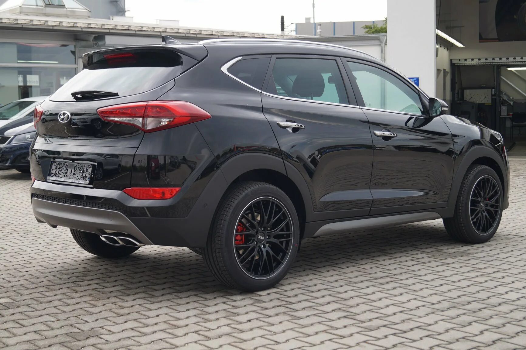 Диски туксон 2017. Хендай туссан 2016 черный. обвес hyundai tucson 2025. hyundai tucson 19. hyundai tucson 2019 диски.