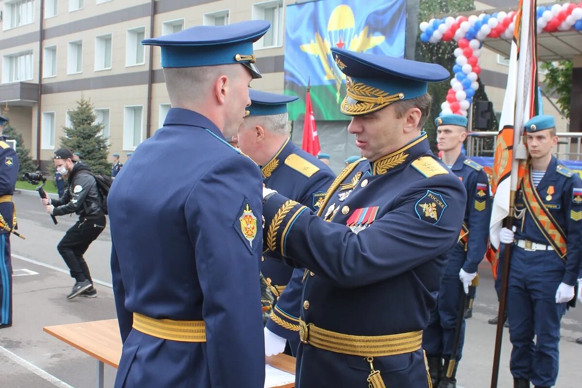 Сайт воздушно десантного училища. РВВДКУ имени в.ф.Маргелова. РВВДКУ Рязань училище. Курсанты РВВДКУ. Выпуск офицеров 2023 РВВДКУ.