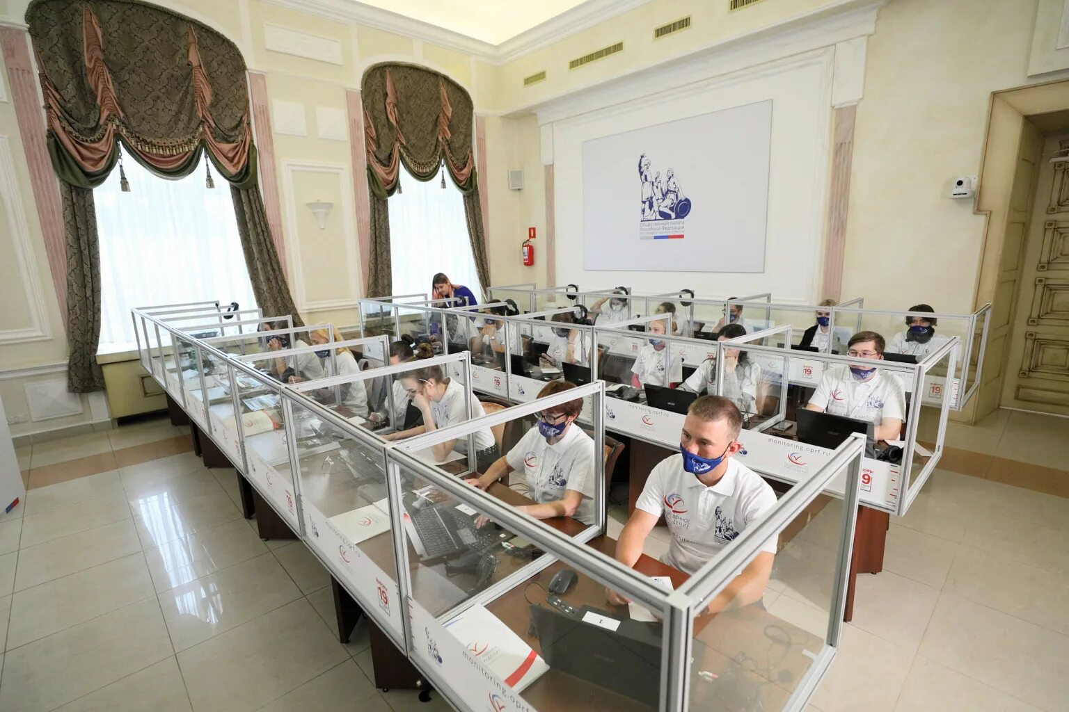 Умвд челябинск конкурс сотрудников подразделений миграции. Карла маркса 78 челябинск полиция. Директор цдт пеннер города сорочинск. Полиция в набережных челнах. Одн егорьевск сотрудники.