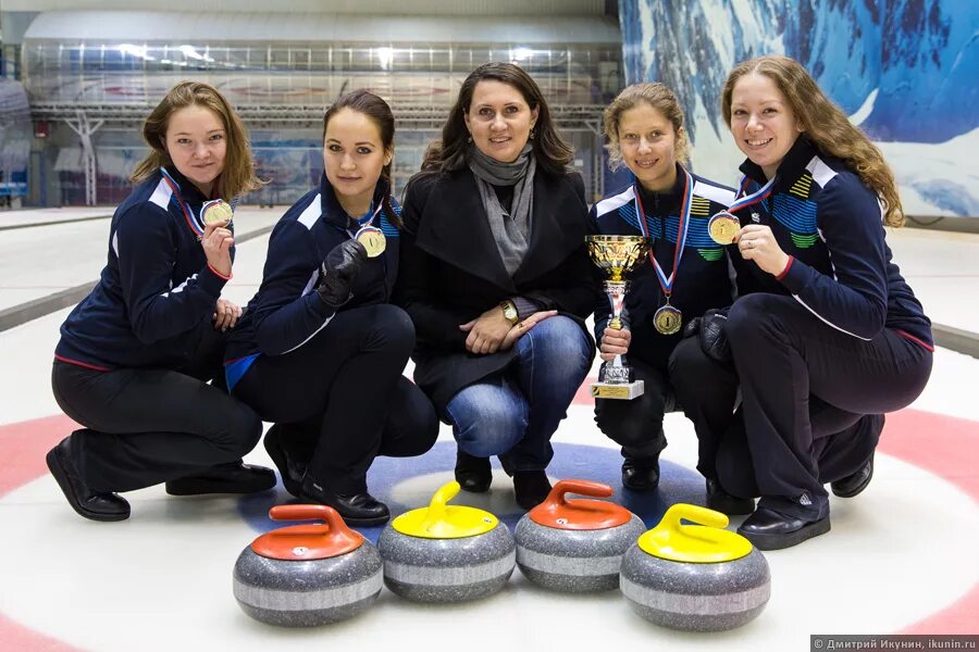 керлинг отзывы. игра "керлинг". инвентырь для кёрлинга. ильин андрей керлинг. русская керлингистка анастасия брызгалова.