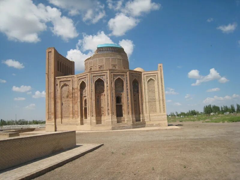 Погода в куня ургенче. Куня Ургенч Туркменистан. Мавзолей Куня Ургенч Туркменистан. Дворец Нуруллабая Хива. Крепость Куня Ургенч Туркменистан.