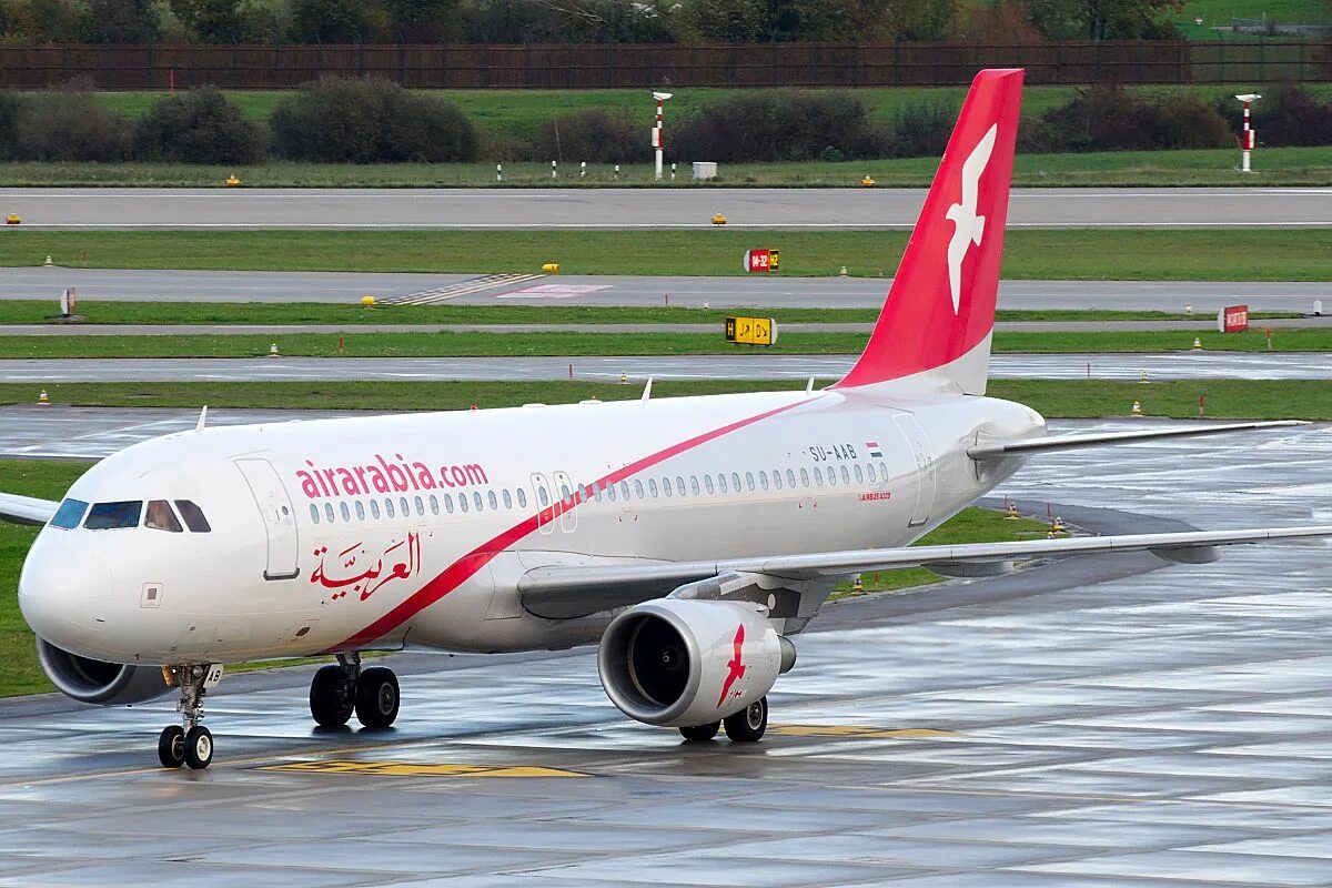 Айр арабиан. Эйр Арабия авиакомпания. АИР АРАБИА самолеты. Air Arabia авиакомпании ОАЭ. A320-200 Airbus Дубай.