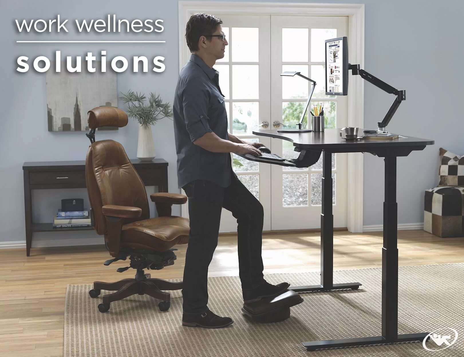 Standing desk. Офис standing Desk. Лучшие технологии для домашнего офиса. Adjustable Desk. Приборы для офиса.