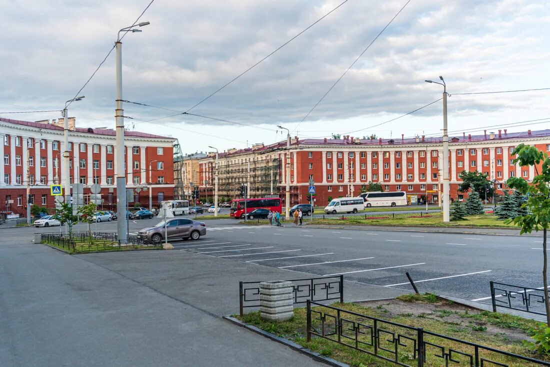 Площадь Гагарина Петрозаводск. Площадь Ленина Петрозаводск. Петрозаводск вокзал площадь Гагарина. Проспект Ленина Петрозаводск. Купить в петрозаводске сегодня