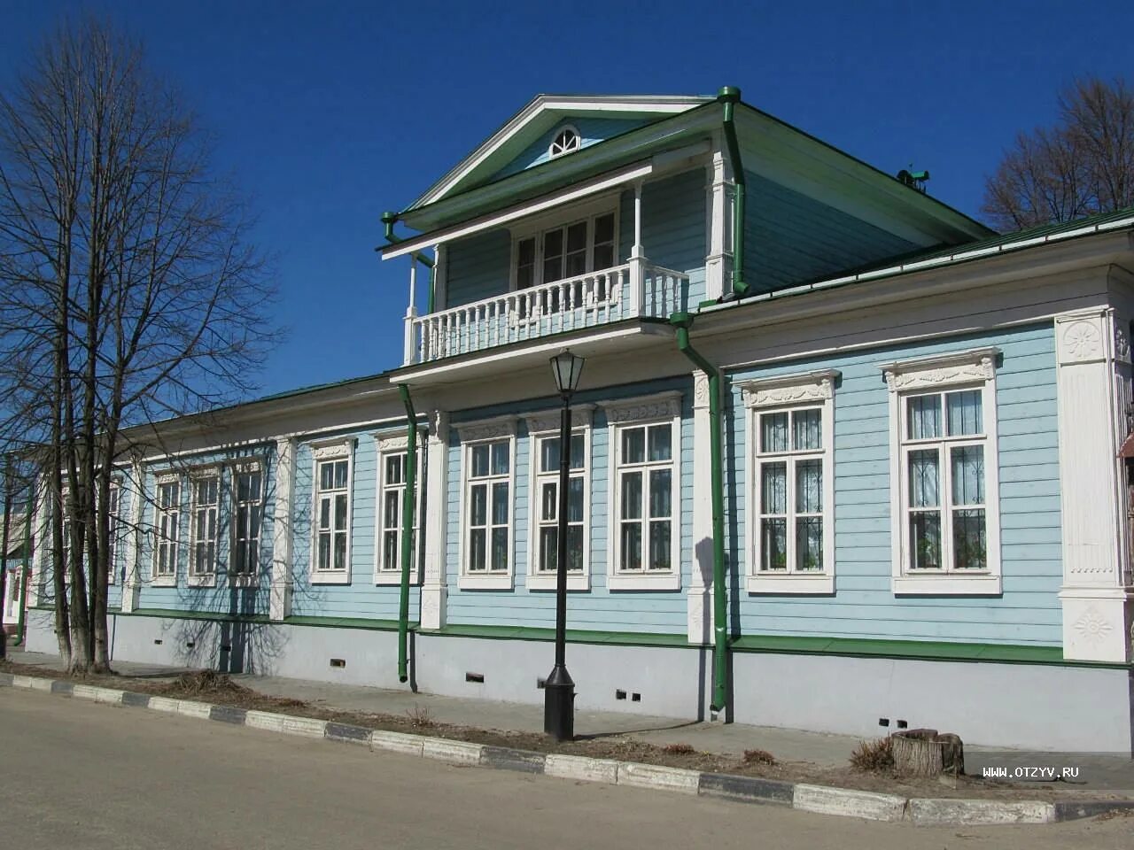 Магазины городец нижегородской области. Городец Нижегородская область. Набережная в Городце Нижегородской области. Терем русского самовара Городец. ЦДЮТИЭ Городец Нижегородской области.