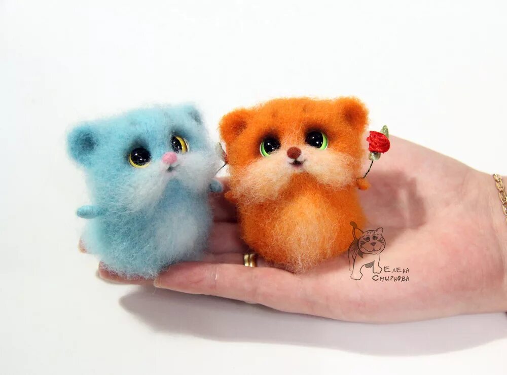 Валяние игрушек. Игрушки из шерсти сухое валяние. Валяние из шерсти для начинающих мастер класс. Мастер класс валяние для начинающих игрушка. Валяние из шерсти.