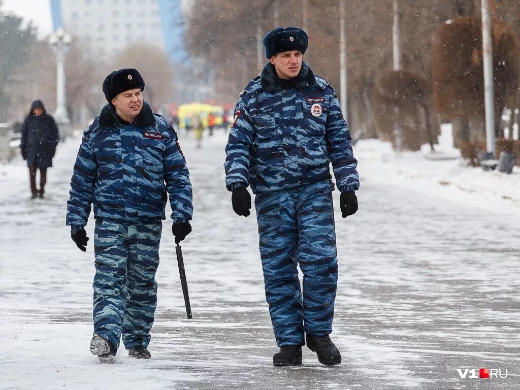 Напротив полиции
