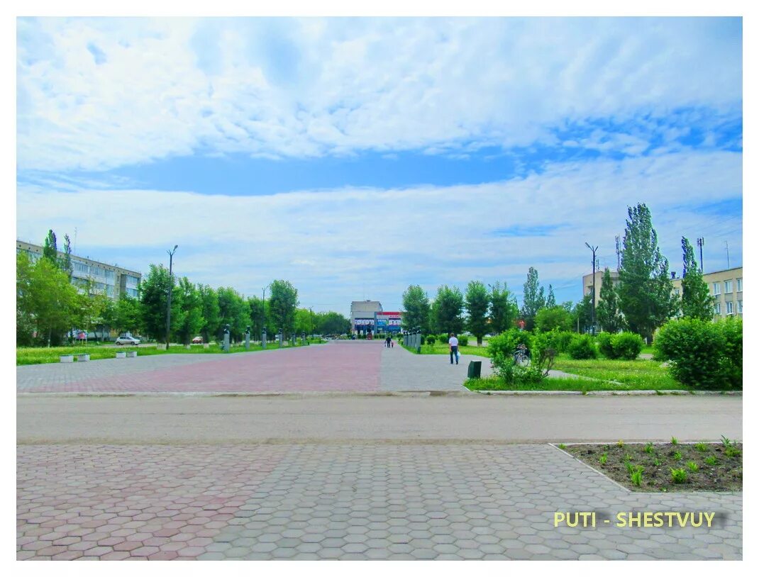 Памятник жукову в ирбите. Площадь жукова ирбит. Ирбит бульвар победы. Бульвар победы ирбит. Бульвар победы ирбит.