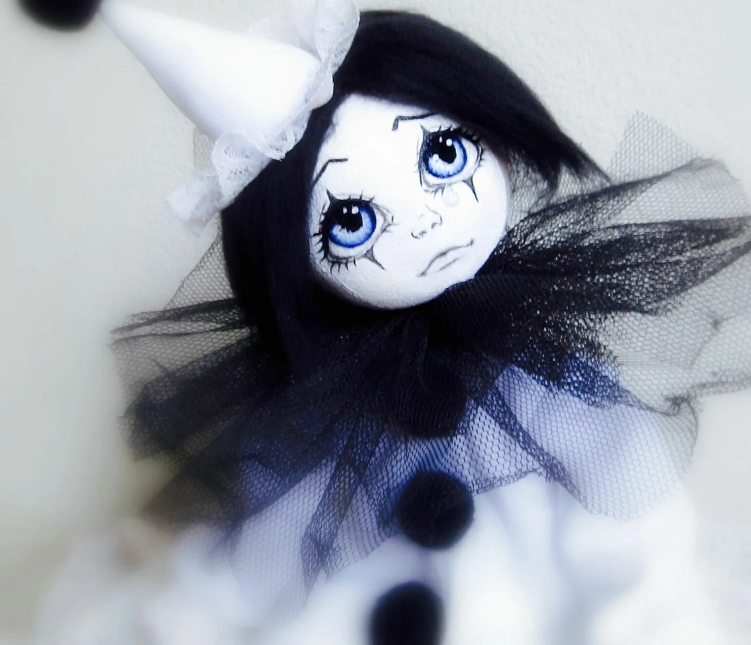 Жабо пьеро. Пьеро. Кукла марионетка пьеро. Пьеро поделка. Пьеро кукла.