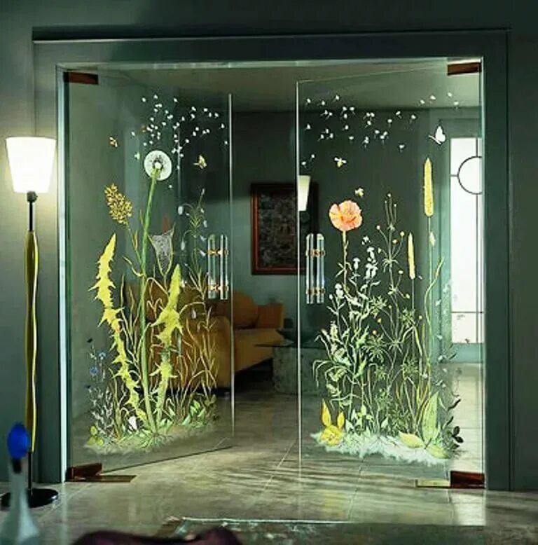Задекорировать стекло. Стеклянная дверь. Стеклянные двери в интерьере. Красивая стеклянная перегородка. Декор из стекла.