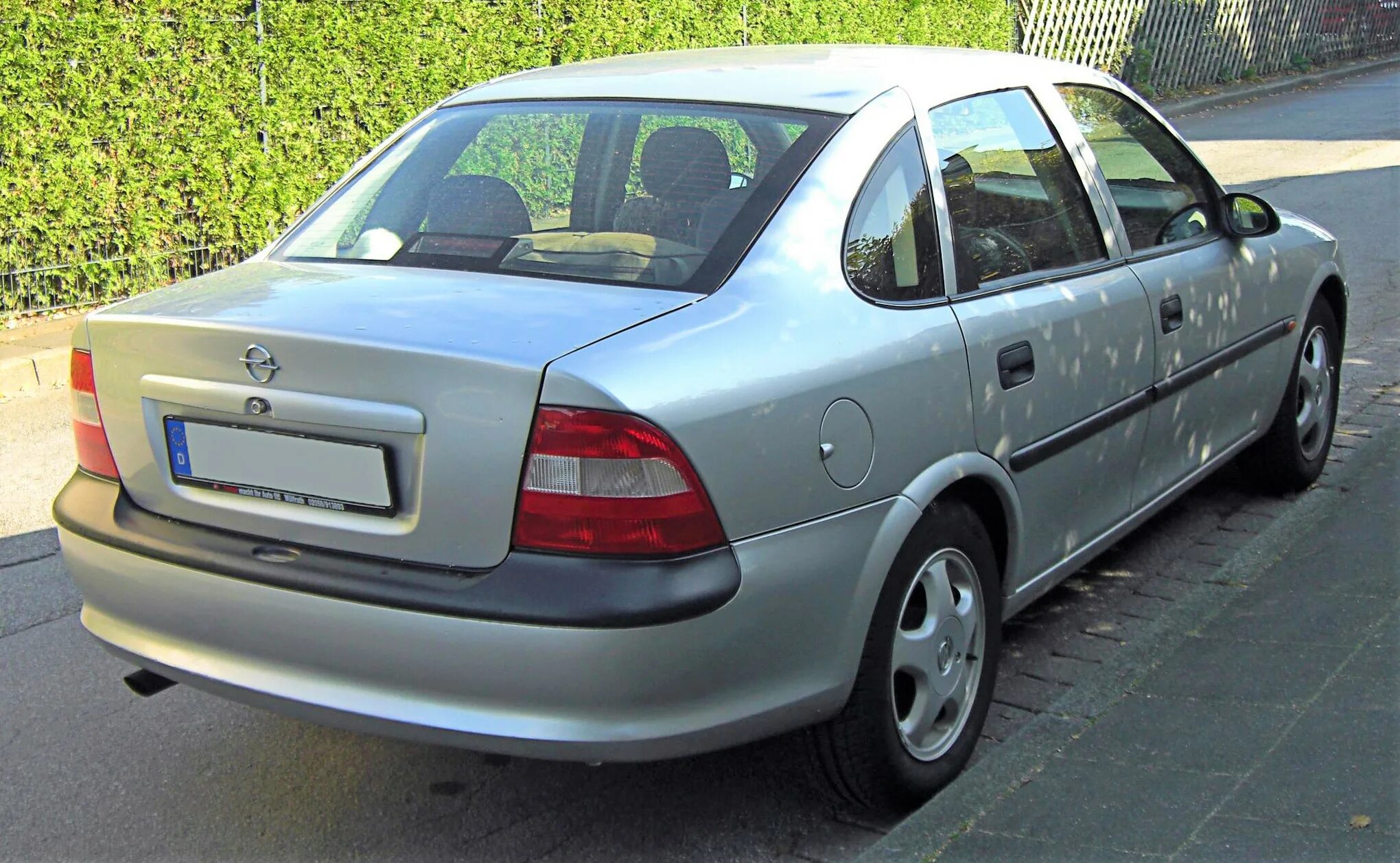 Вектра б года выпуска. Opel Vectra b. Опель Вектра б 2.0 1998. Opel Vectra 1999 седан. Opel Vectra b 2000.