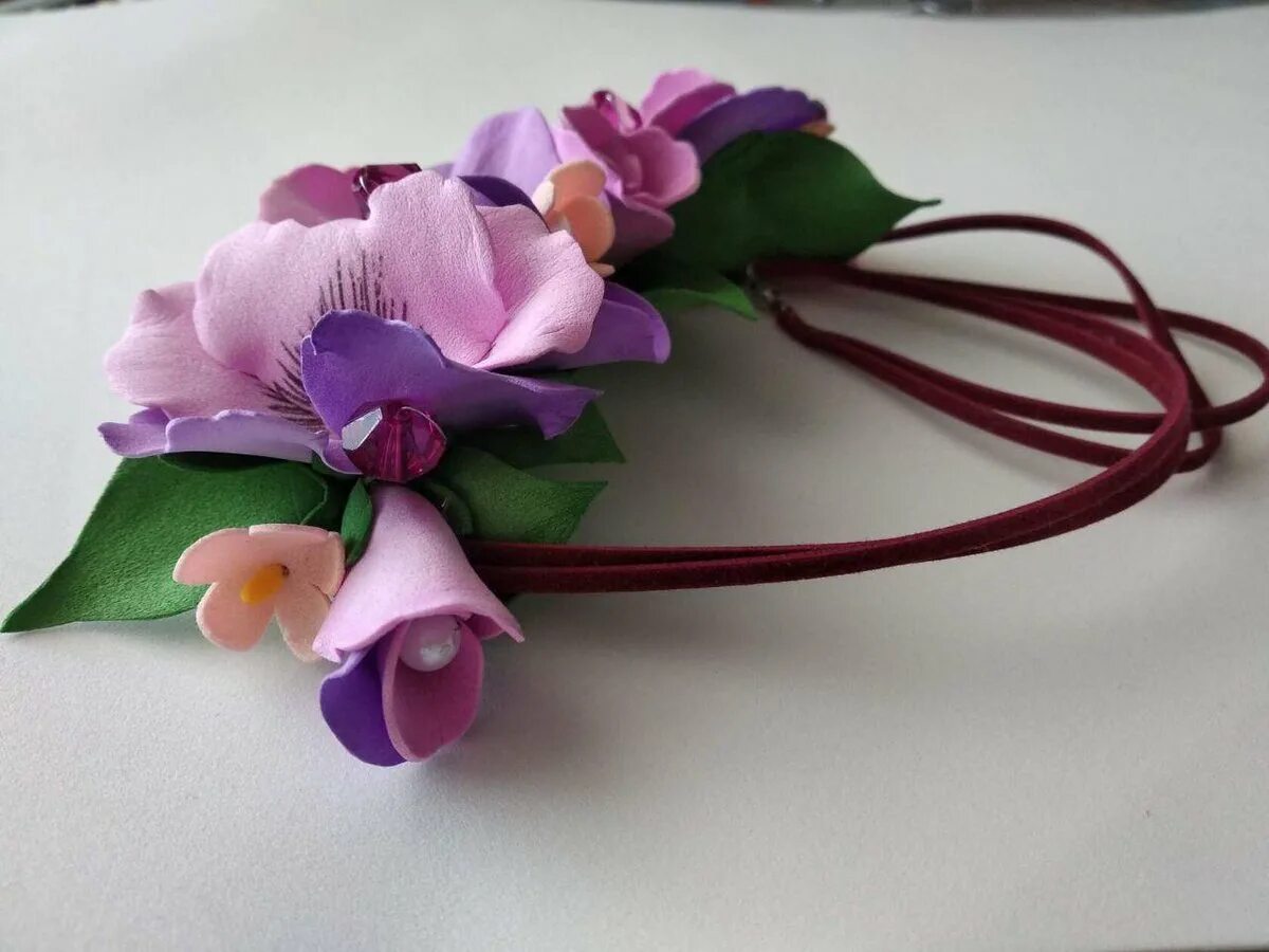 маленькие цветы из фоамирана. маленькие цветы из фоамирана. украшения из фоамирана. композиции из фоамирана. как сделать подарок из фоамирана.