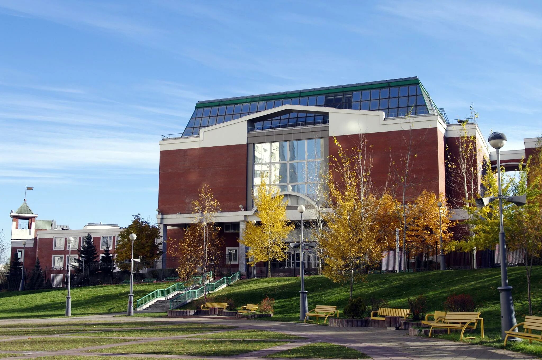 Школа москва 98 удальцова. Сайт школы москва 98. Удальцова 40 школа 1953. Москва-98 центр образования. Школа цоис москва 98.