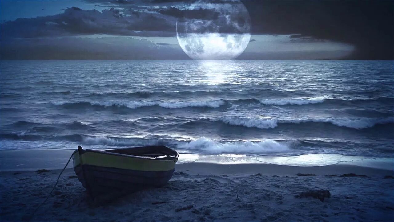 Света песня море. Лодка ночью в море. лодка ночь луна. лодка в ночном море. лодка в лунном свете.