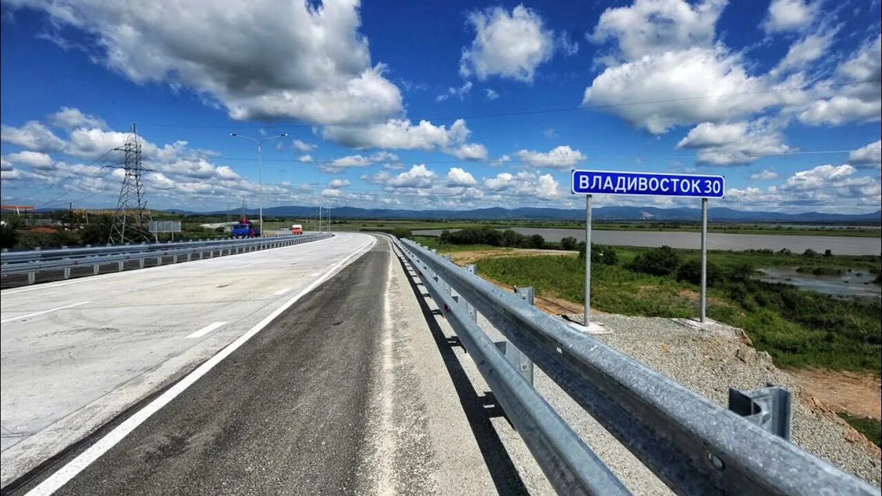 Территория, непригодная для проезжания: дороги Владивостока в ужасающем состояни