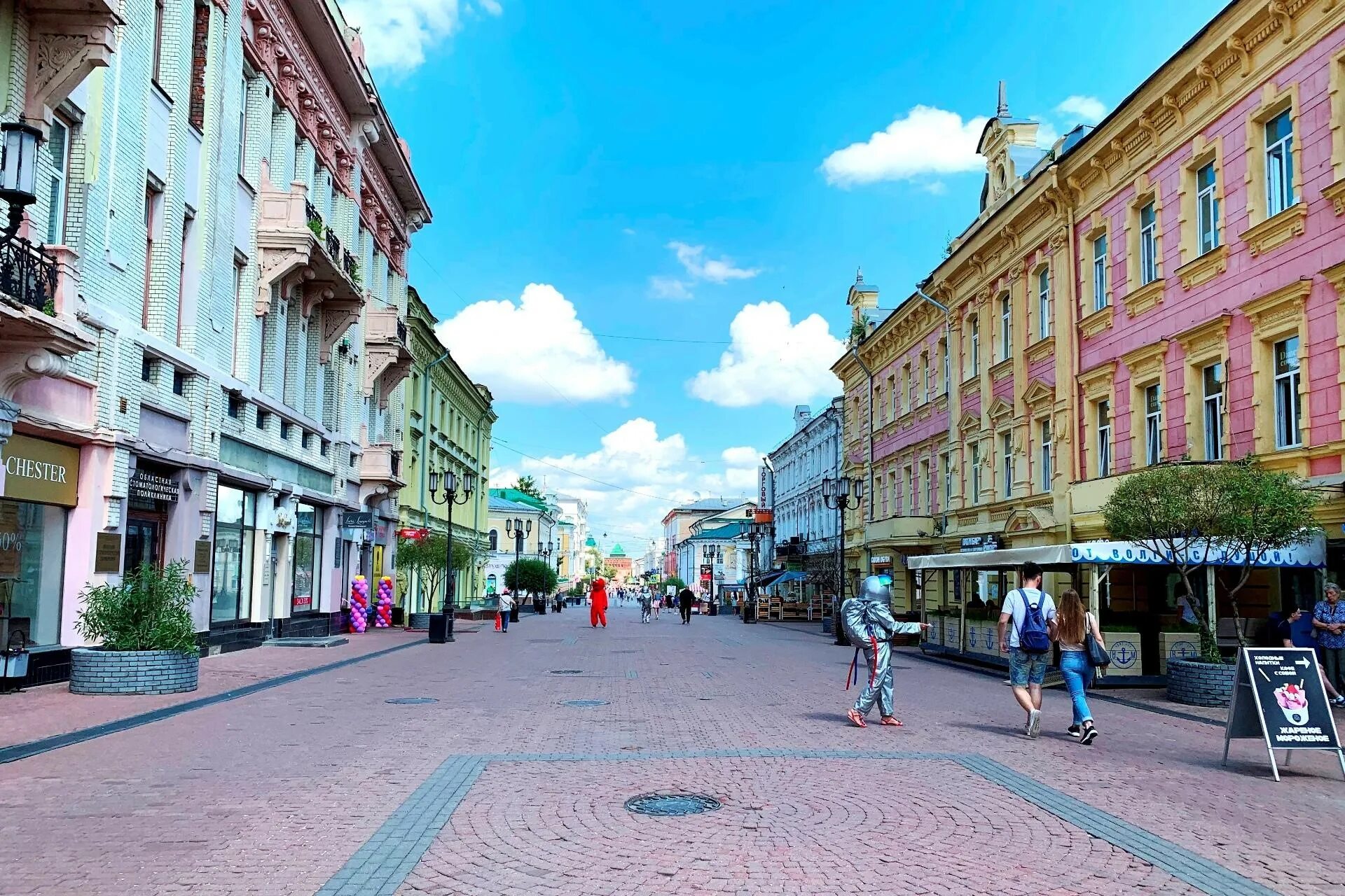 Нижний новгород улица б. Большая Покровская улица в Нижнем Новгороде. Нижний Новгород пешеходная улица большая Покровская. Большая Покровка Нижний Новгород. Нижний Новгород Арбат.