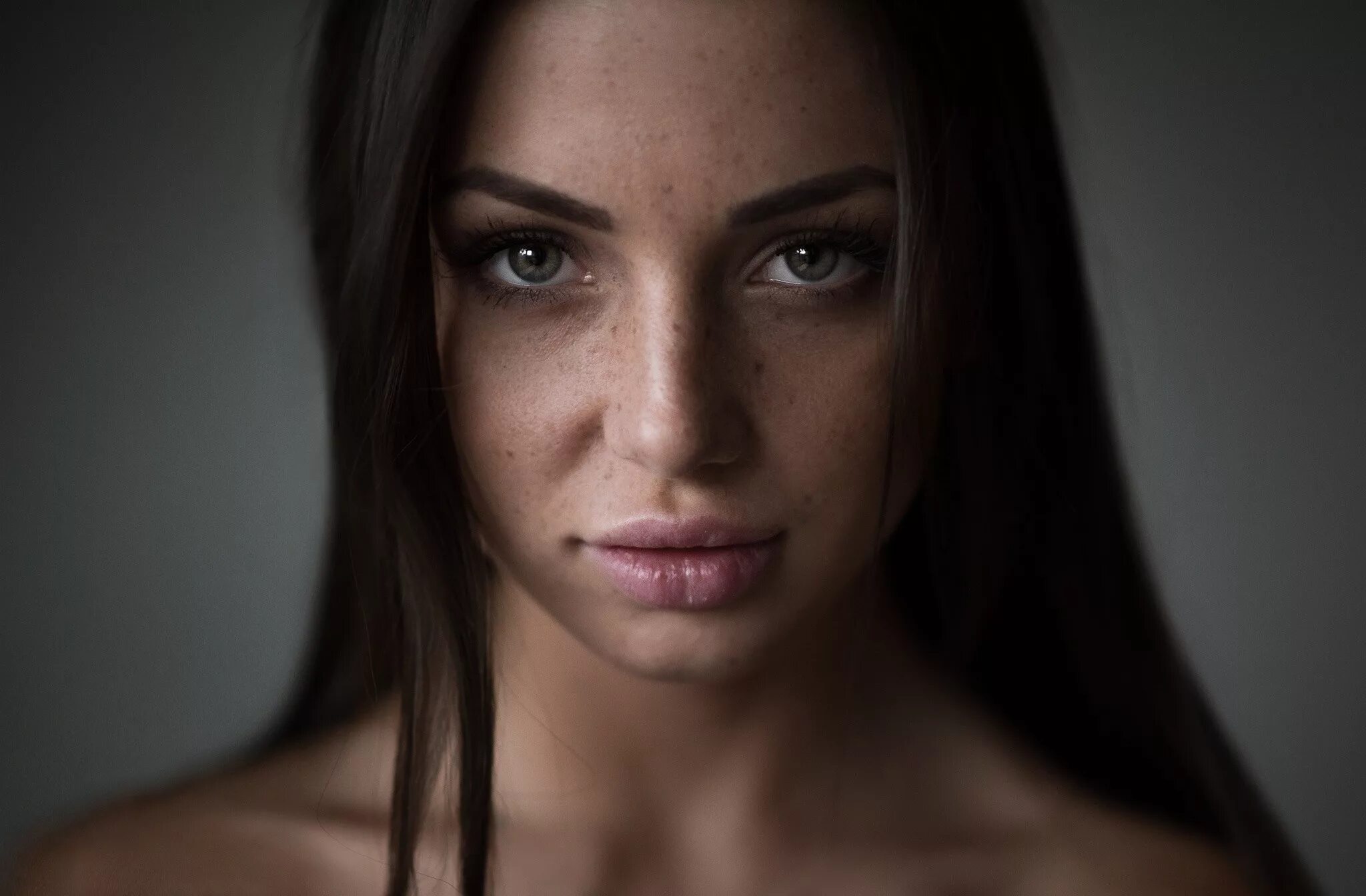 Raw brunettes