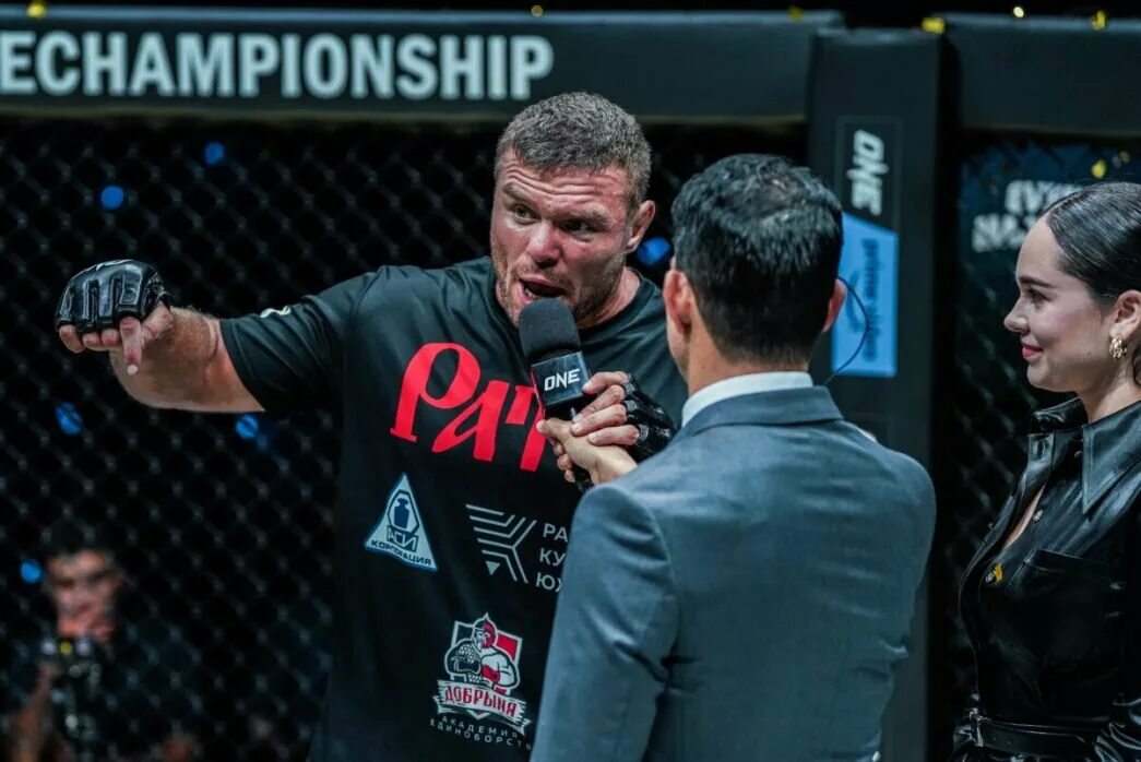 Когда бой малыхина. Чемпионы ufc. Когда бой малыхина. Малыхин мма. Бой малыхин де риддер.