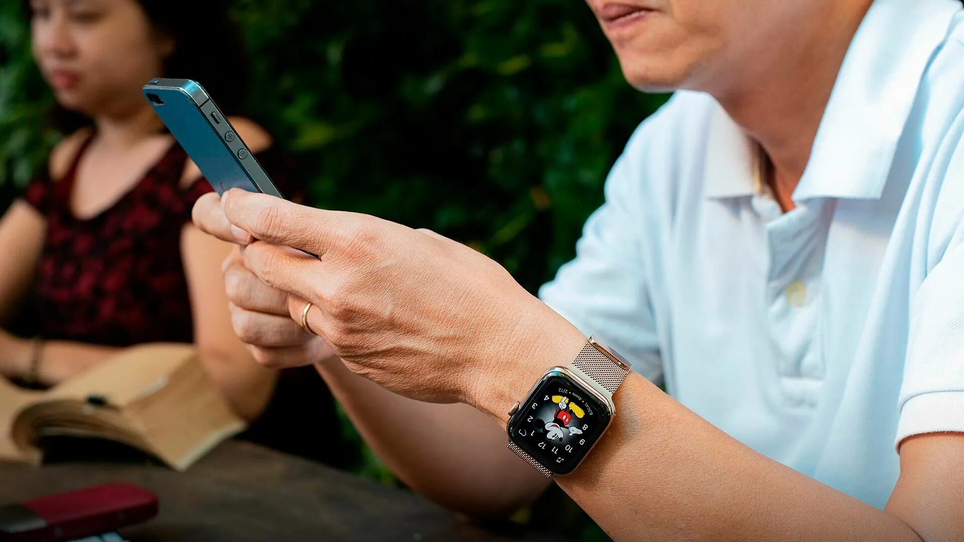 Watch se функции. Apple watch series se. apple watch series 6. apple watch se 44 и 7 series. se 2025 apple watch gold.