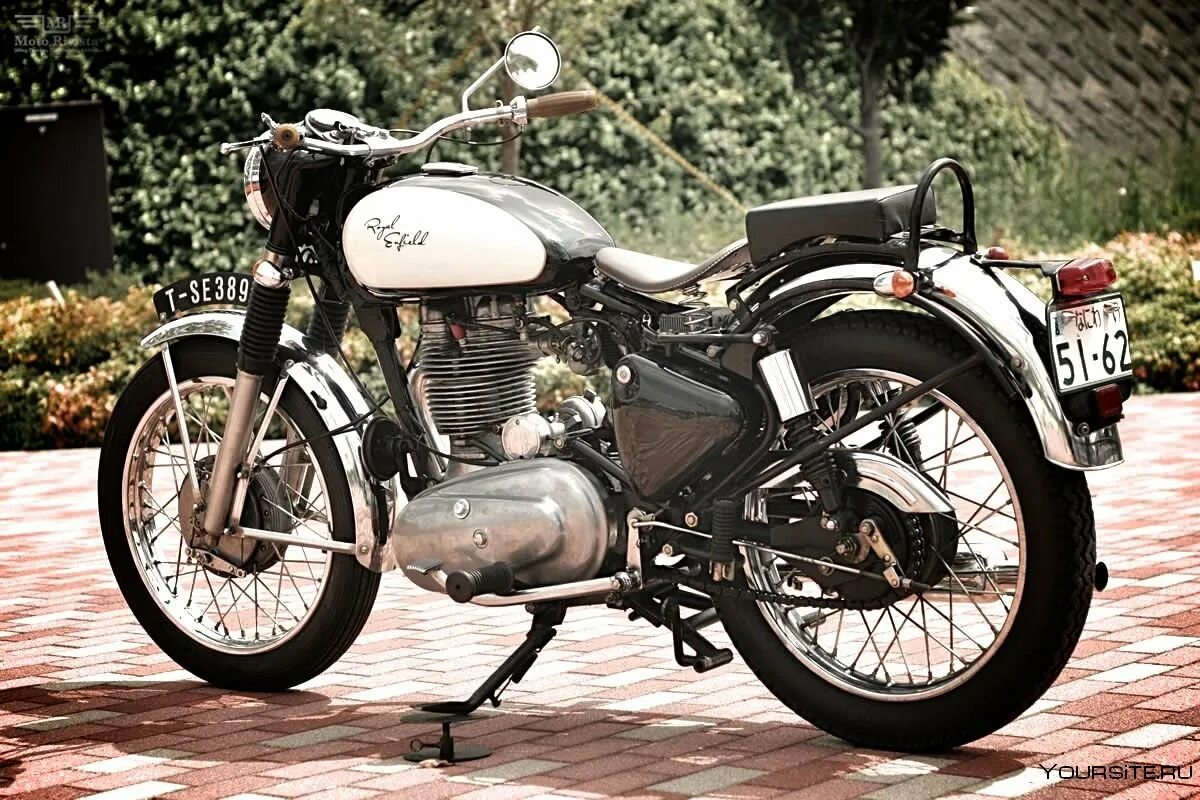 Мотоцикл роял энфилд купить. Мотоцикл Роял Энфилд 350. Мотоцикл Royal Enfield. Энфилд буллит 350 мотоцикл. Роял Энфилд буллет мотоцикл.