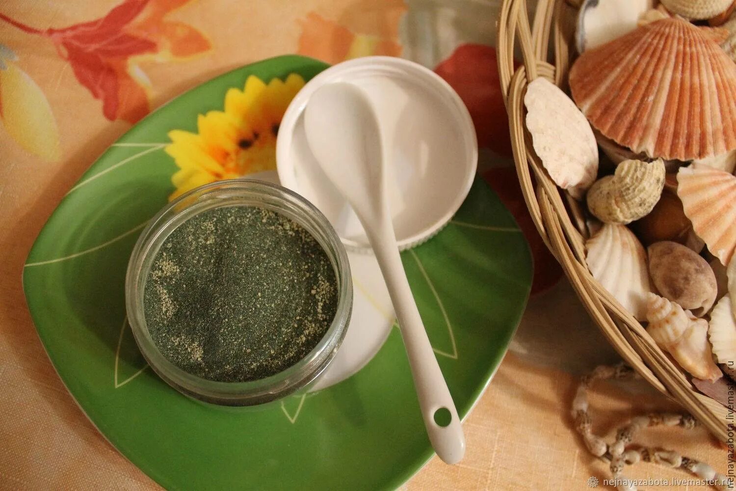 Спирулина маски в домашних условиях. Маска глиняная Spirulina. Маска со спирулиной для лица. Спирулина маска для лица. Маска со спирулиной для лица в домашних.