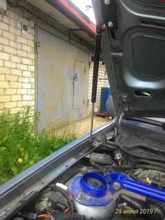 Упор капота нексии