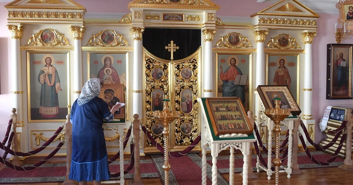 Храм в строго