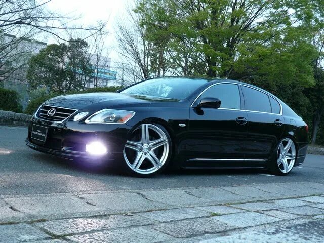 Лексус gs300. Venerdi lexus gs. Лексус gs300 r19. Лексус gs300 на воссенах. Диски лексус gs300.