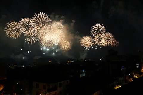 Фейерверки в городе