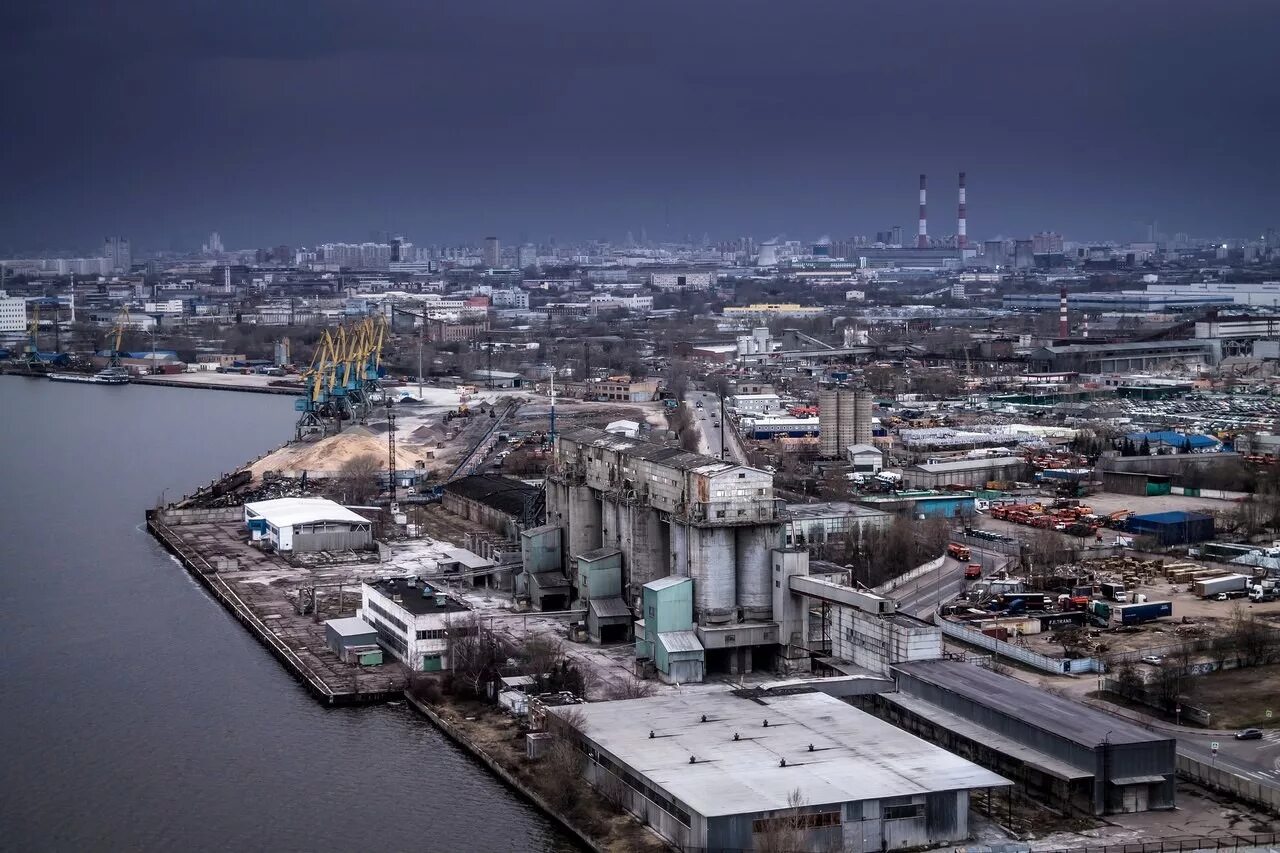 Нижнекамск химический завод. Дзержинск промзона. Нефтехимический комбинат нижнекамск. Промзона урал екатеринбург. Челябинск промышленный город.