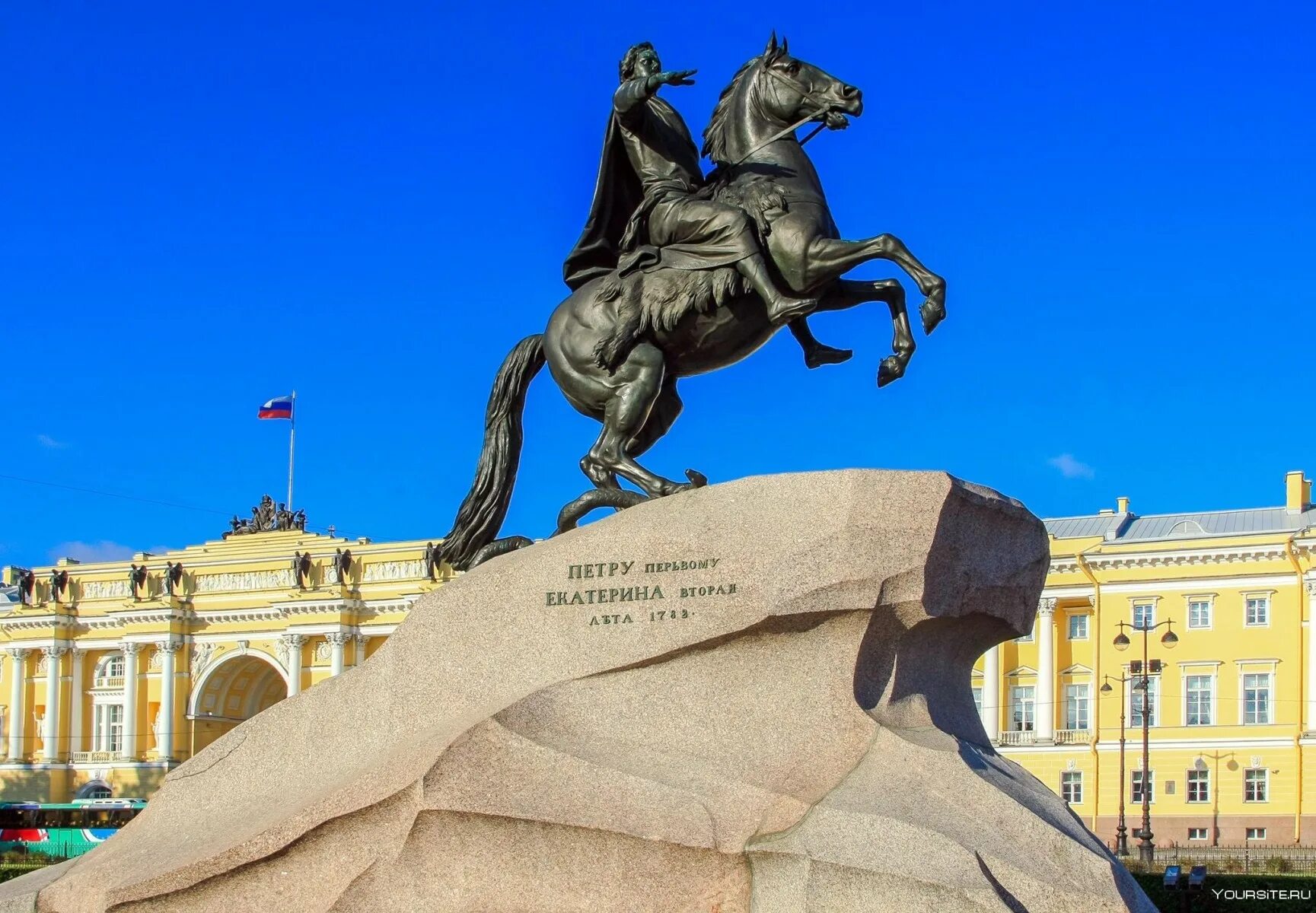 Площадь петра 1 санкт петербург. Медный всадник памятник в Санкт-Петербурге. Медный всадник Петру 1 в Санкт Петербурге. Фальконе памятник Петру 1 в Санкт-Петербурге. СПБ памятник Петру 1 медный всадник.