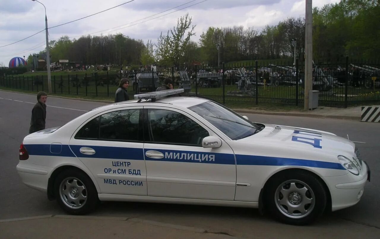 Полицейская машина. Машины полиции России. Автомобиль «полиция». Полицейские авто России. Тачки ментов