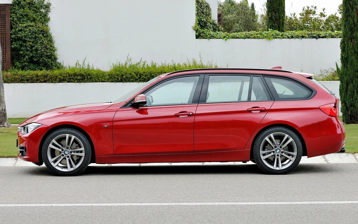 BMW 3- series E91 330i Touring 2008 272 KM Dane techniczne, opinie, spalanie, wy
