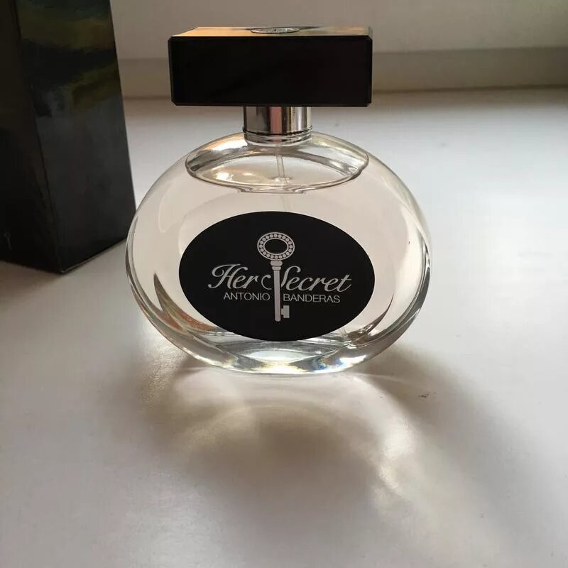 Духи her secret. Духи her secret. Женский парфюм антонио бандерас секрет. Antonio banderas secret temptation женские 50. Антонио бандерас туалетная вода женская her secret.