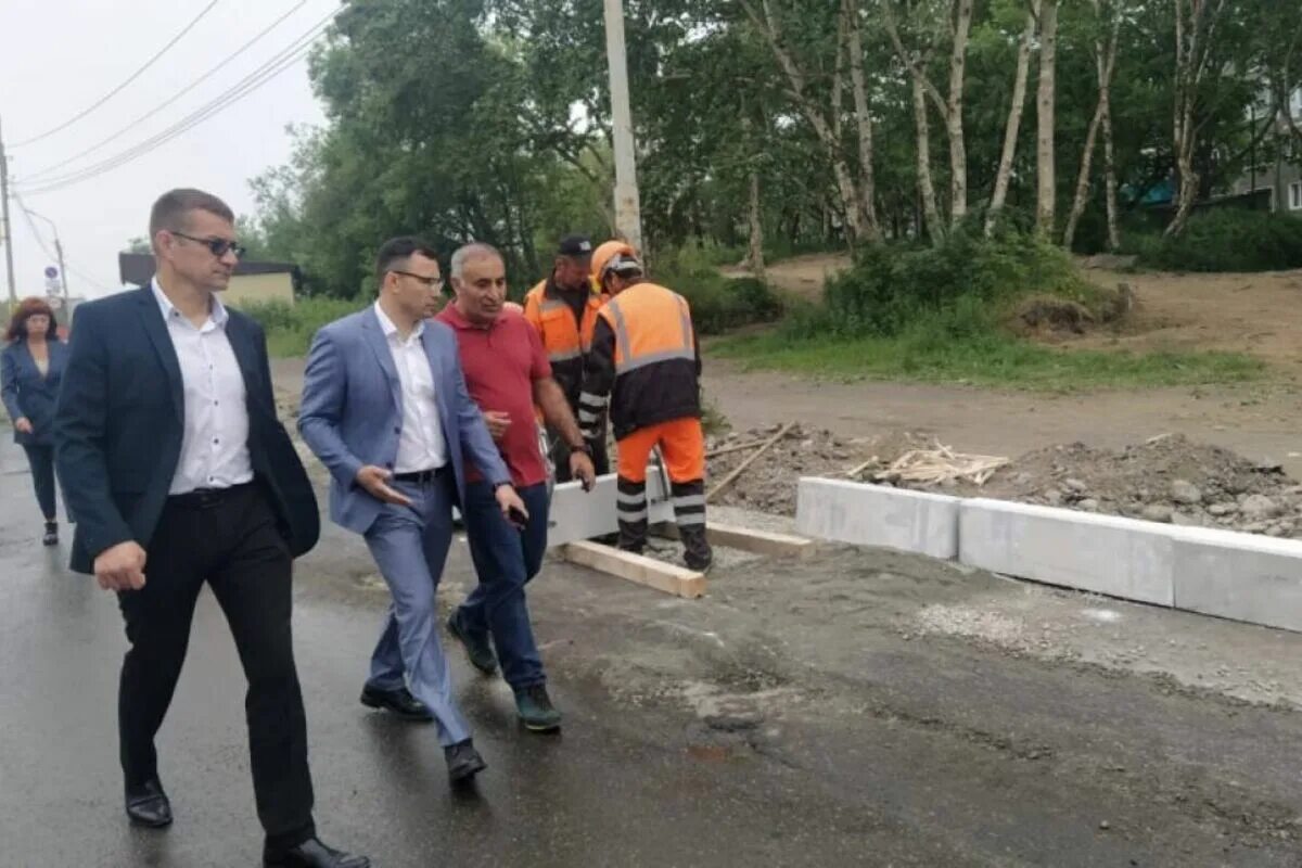08 2024. 08 2024. 08 2024. Фото кратера с двумя вертолетами на курилах. Петропавловск-камчатский новости.