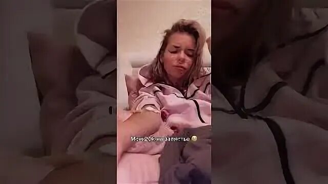 Близняшки из тик тока. Близняшки из тик тока настя и катя. Что случилось с настей из близняшек. Близняшки из тик тока настя и катя сливы. Близняшки из тик тока.