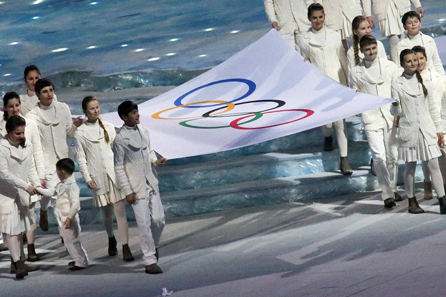 Гимн нейтральных спортсменов. Нейтральный флаг России на Олимпиаде 2018. Нейтральный флаг на Олимпиаде. Нейтральный флаг Олимпийских игр.